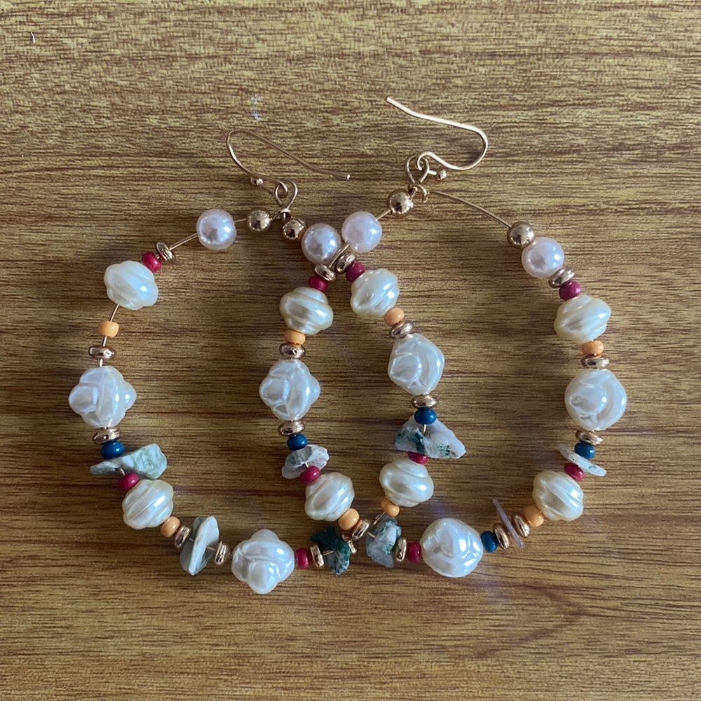 Multicolor pearl earrings